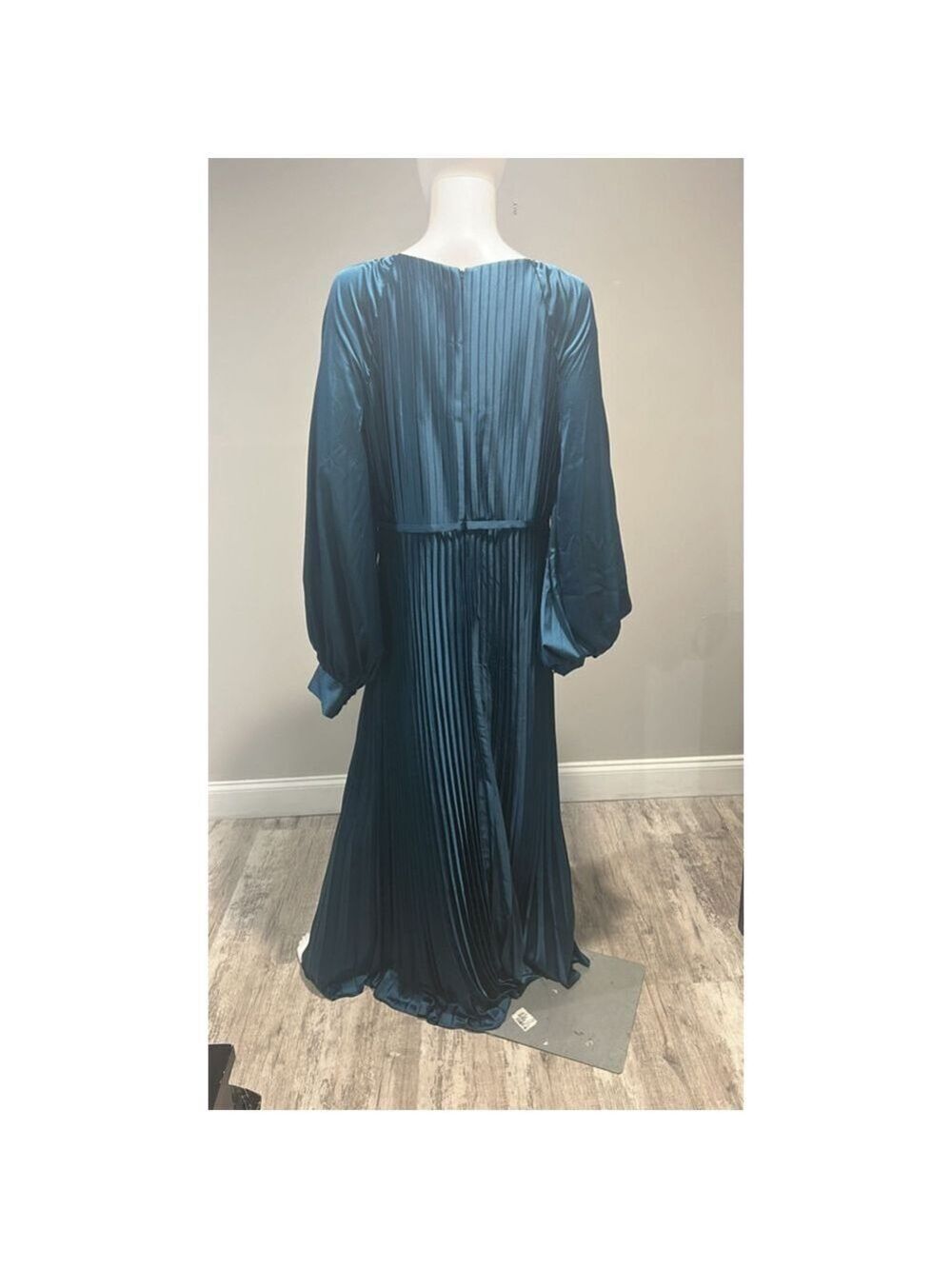 Women's Mac Duggal Teal Pleated Long Sleeve Gown Size 14 - Picture 6 of 10